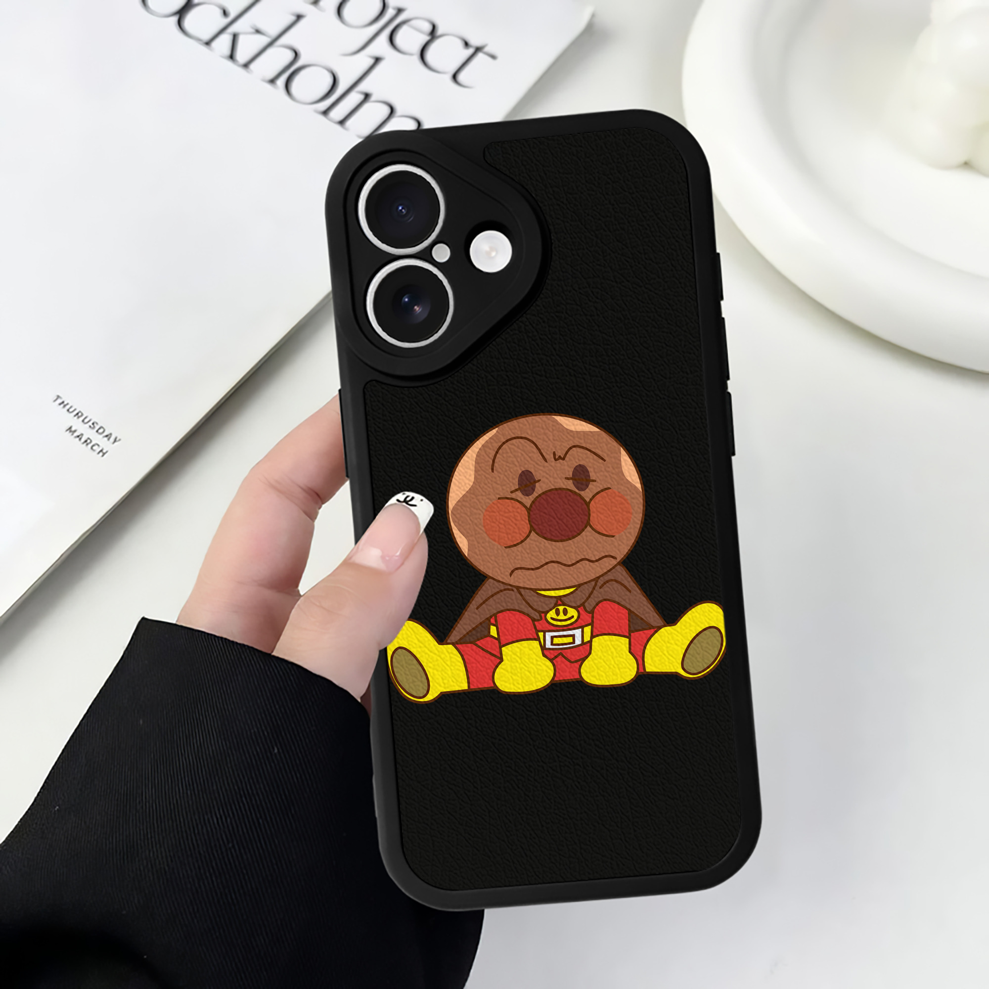 （画像用） アンパンマン Anpanman 【iPhone 16シリーズ対応】シリコンスマホケース（レザー調） 材質：シリコン